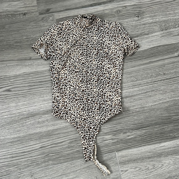 Leopard short sleeve bodysuit - Picture 1 of 3